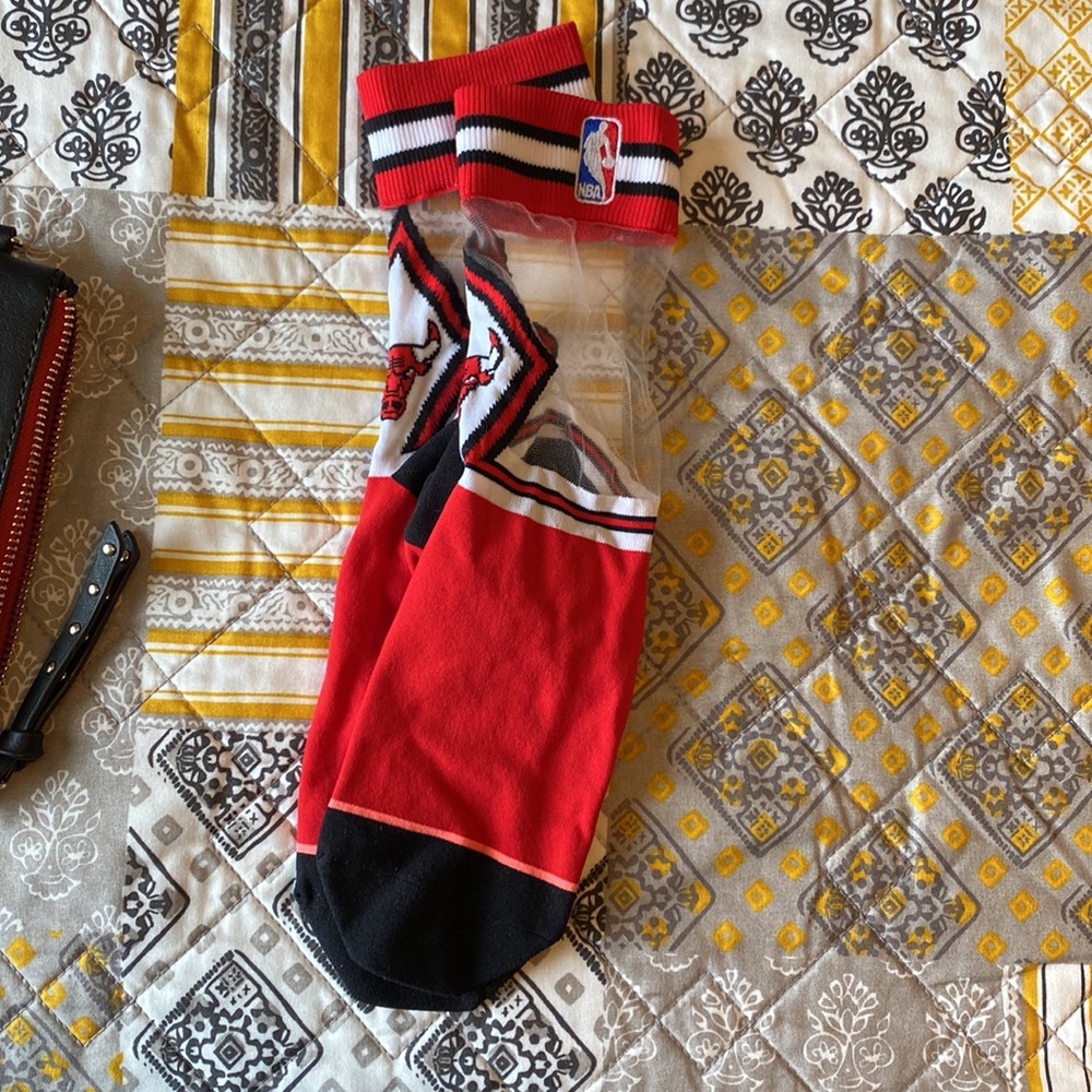 FISll Chicago Bulls wristlet and NBA socks - Picture 3 of 4
